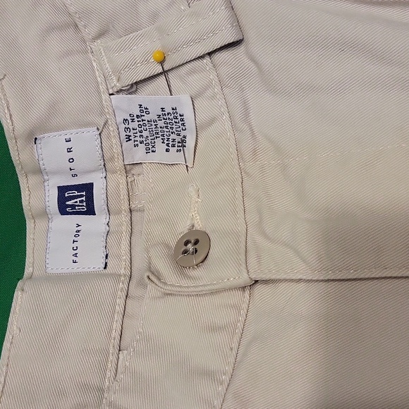 GAP - Picture 3 of 5